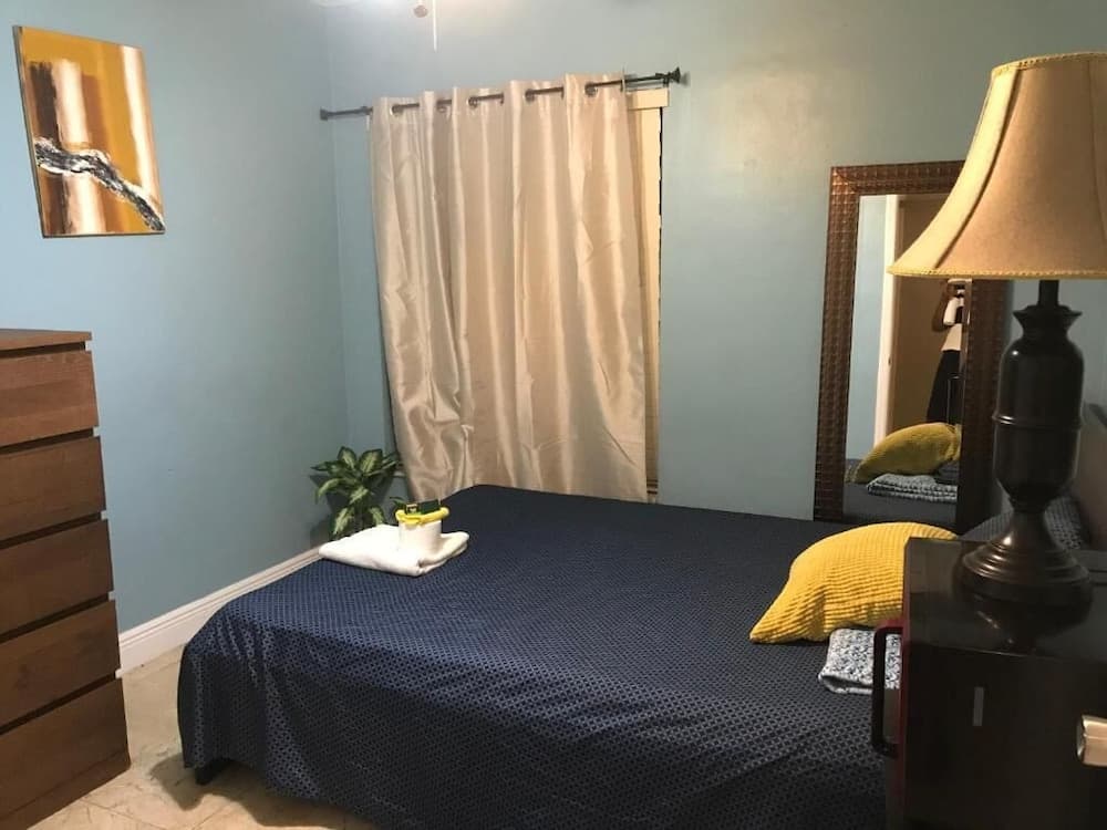 Cozy Guest House Florida Sunrise gallery photo in Sunrise, FL — image 27