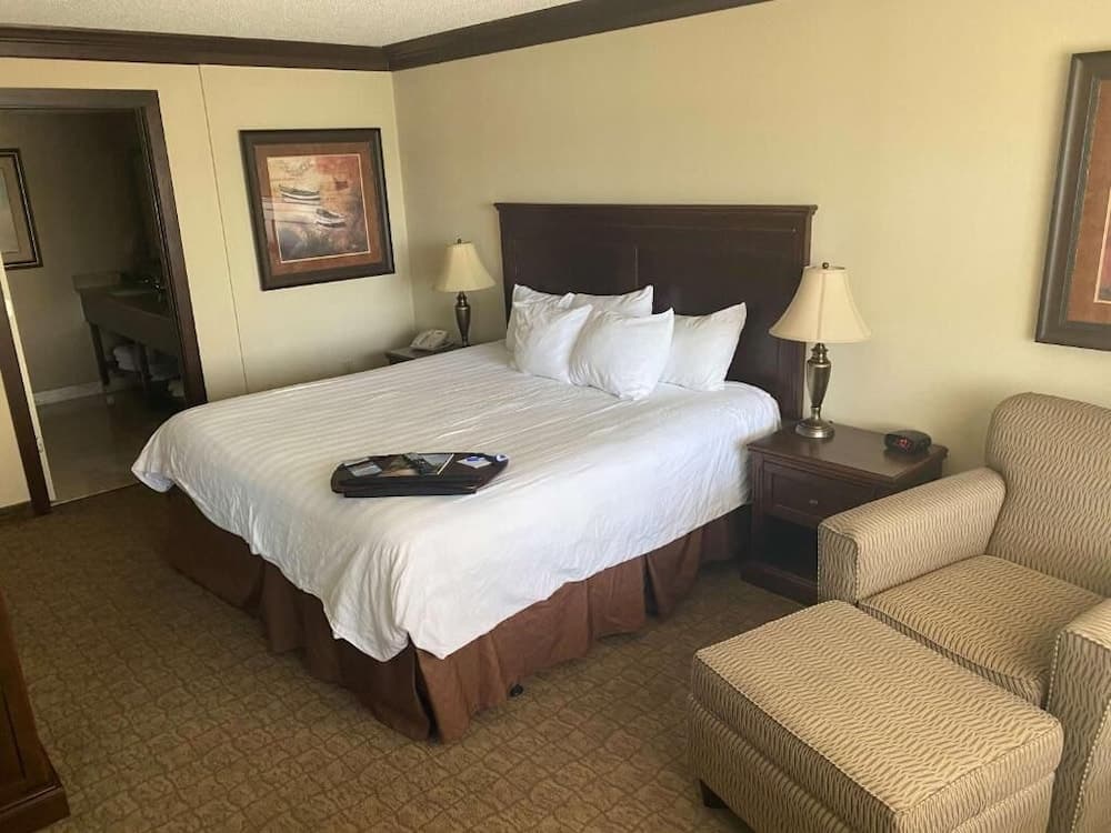 Fourwinds Lakeside Inn & Marina gallery photo in Bloomington, IN — image 30