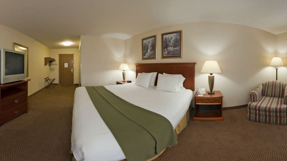 Holiday Inn Express Adrian by IHG property views in Adrian, MI — gallery photo 3