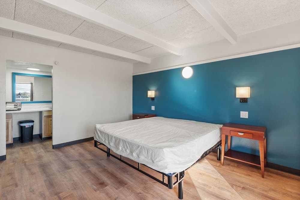 Southern Springs Extended Stay interior in Lubbock, TX — gallery photo 2