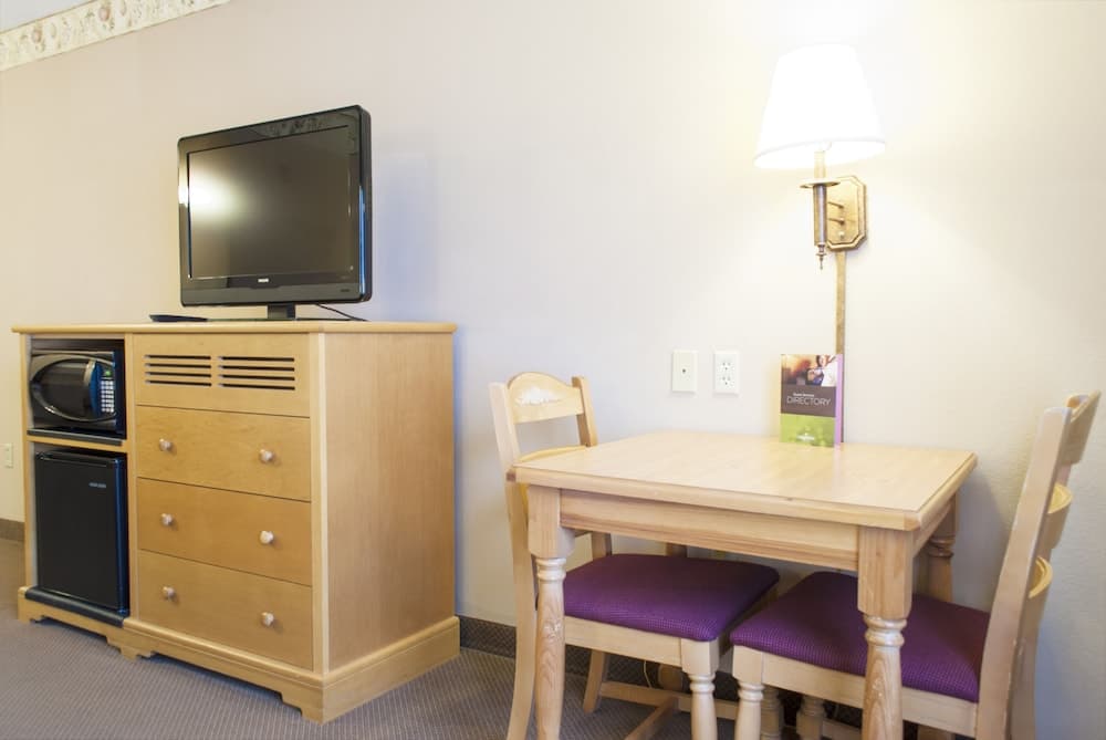 Country Inn & Suites by Radisson, Cedar Falls, IA gallery photo in Cedar Falls, IA — image 33