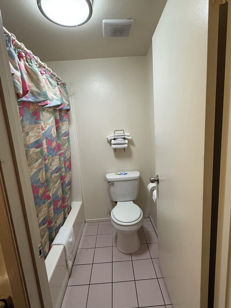 New Budget Inn gallery photo in Victorville, CA — image 15