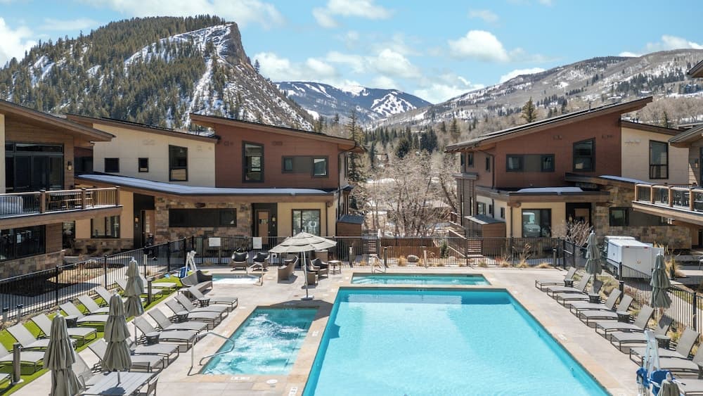 One Riverfront Village by EWH property views in Avon, CO — gallery photo 3