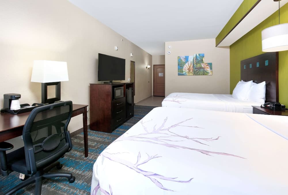La Quinta Inn & Suites by Wyndham Dallas Grand Prairie South gallery photo in Grand Prairie, TX — image 27