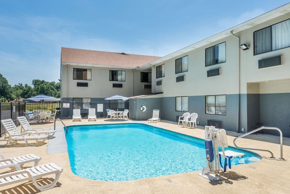 Days Inn by Wyndham Ashland gallery photo in Ashland, KY — image 10