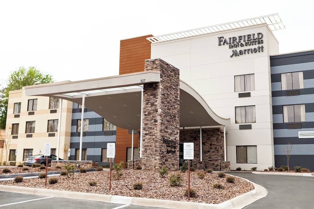 Fairfield Inn & Suites by Marriott Rockingham featured exterior or lobby in Rockingham, NC — similar hotel
