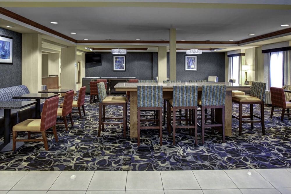 Holiday Inn Express Hotel & Suites Richmond North Ashland by IHG interior in Ashland, VA — gallery photo 2