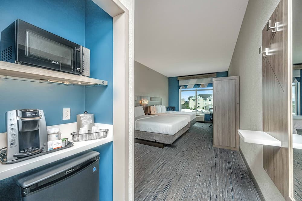 Holiday Inn Express & Suites Charleston Arpt-Conv Ctr Area gallery photo in North Charleston, SC — image 25