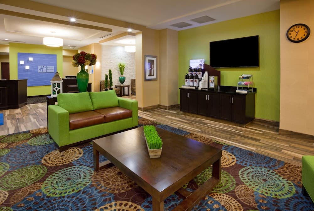 Holiday Inn Express & Suites Davenport by IHG gallery photo in Davenport, IA — image 5