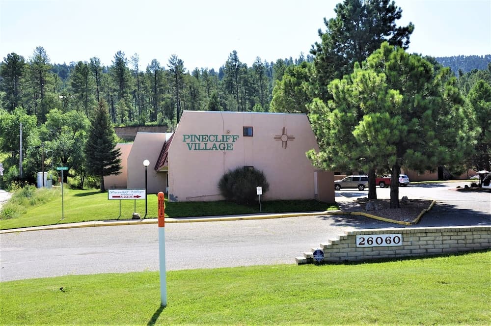 Pinecliff Village property views in Ruidoso, NM — gallery photo 3