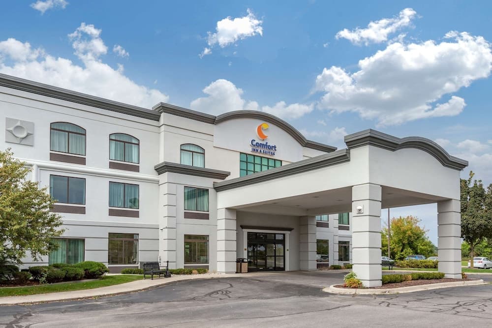 Comfort Inn & Suites Grand Blanc/Flint featured exterior or lobby in Grand Blanc, MI — similar hotel