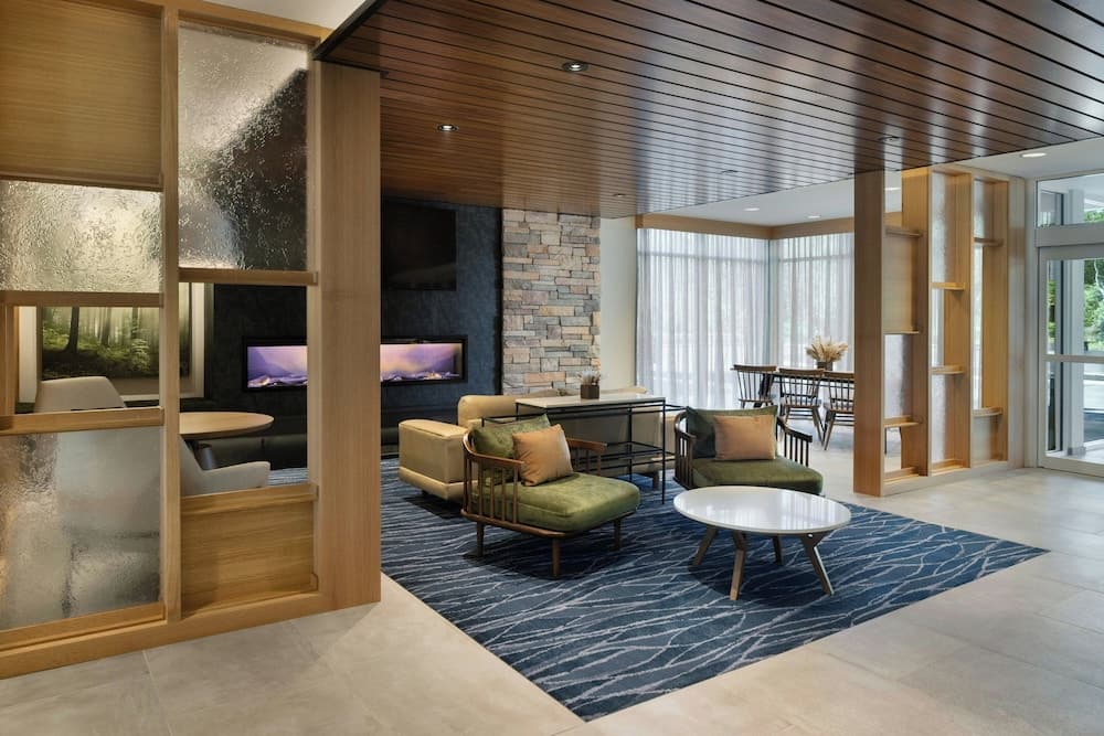 Fairfield by Marriott Inn & Suites Oxford interior in Oxford, OH — gallery photo 2
