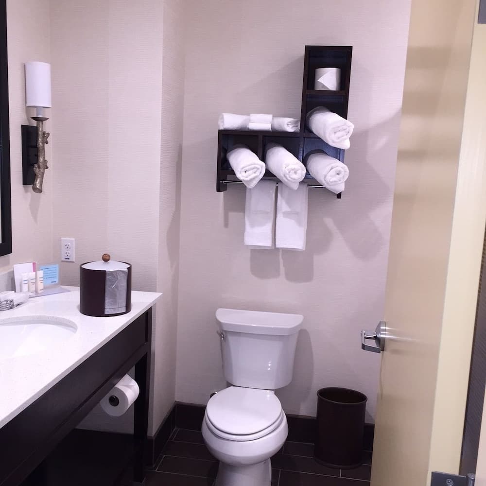 Hampton Inn & Suites Stroudsburg Pocono Mountains property views in Stroudsburg, PA — gallery photo 3