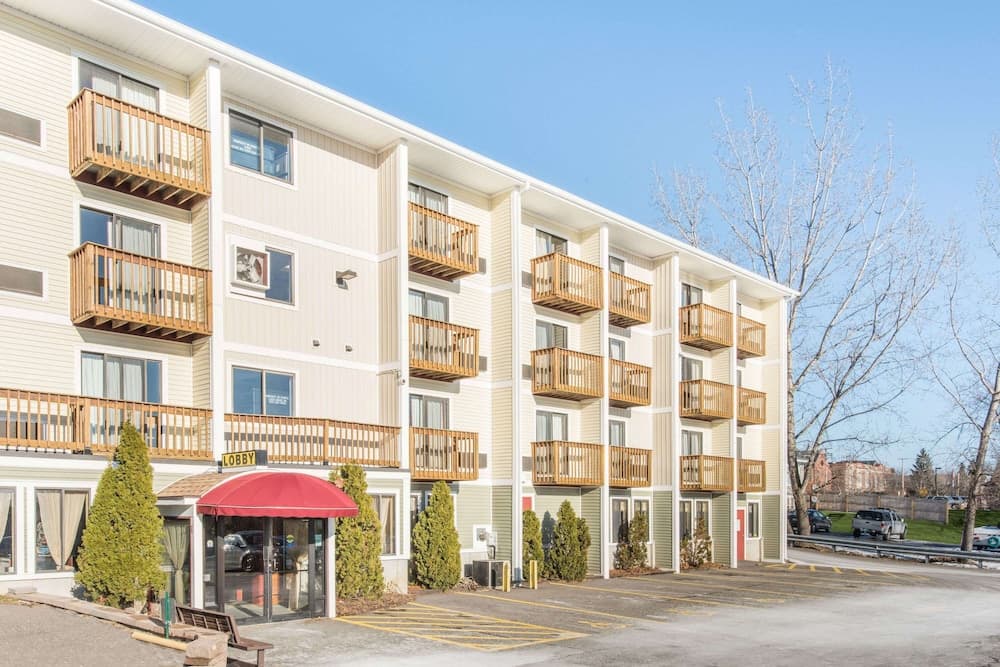 Days Inn by Wyndham Colchester Burlington featured exterior or lobby in Colchester — similar hotel