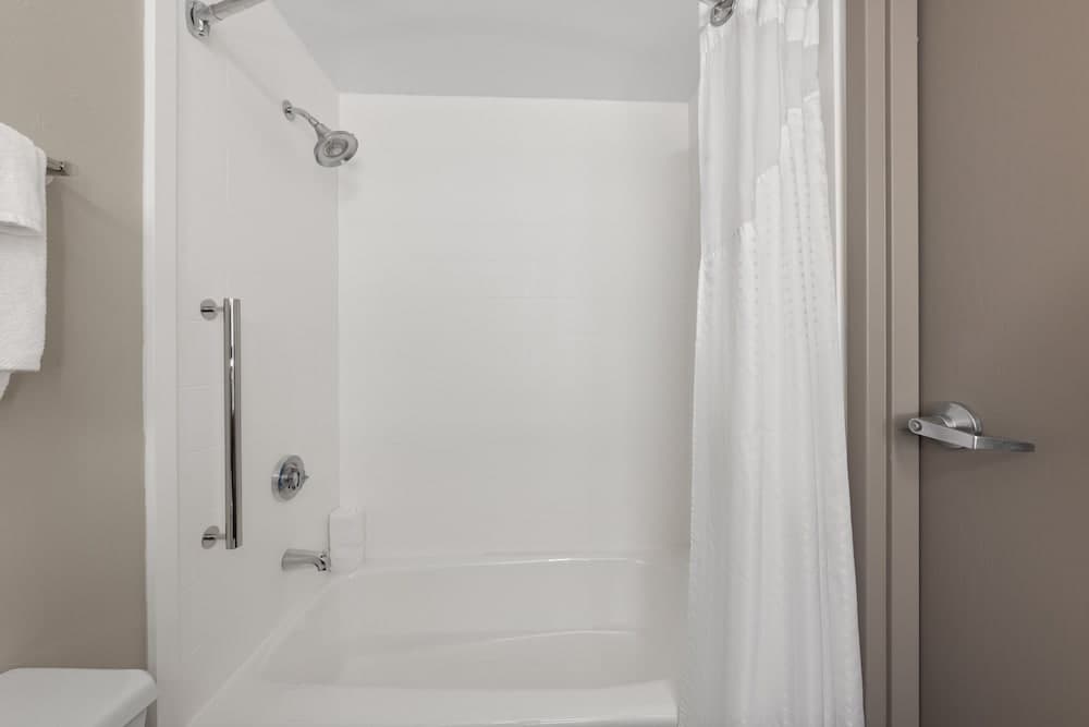 Holiday Inn Express Hotel & Suites Danbury - I-84 by IHG gallery photo in Danbury, CT — image 45