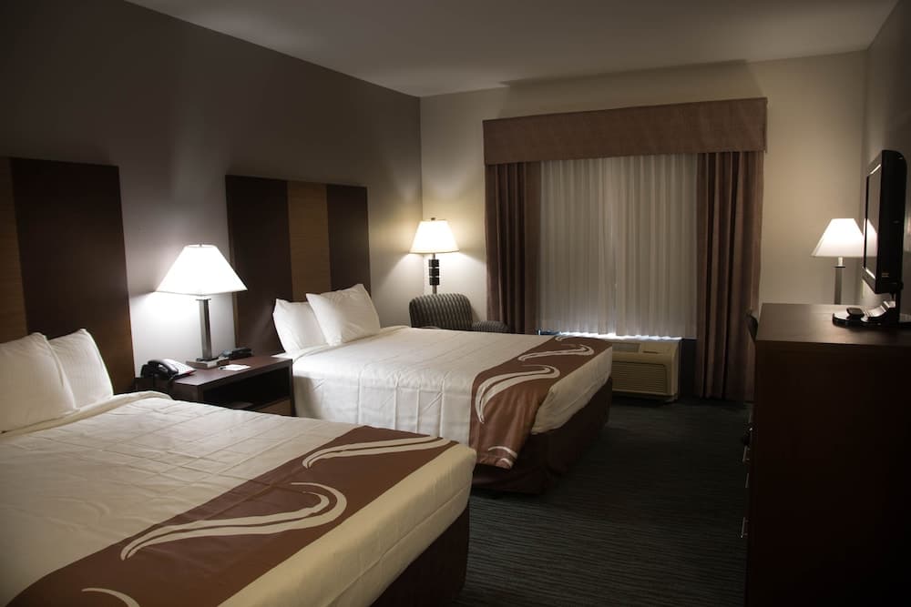 Crossroads Inn And Suites property views in Salem, MO — gallery photo 3