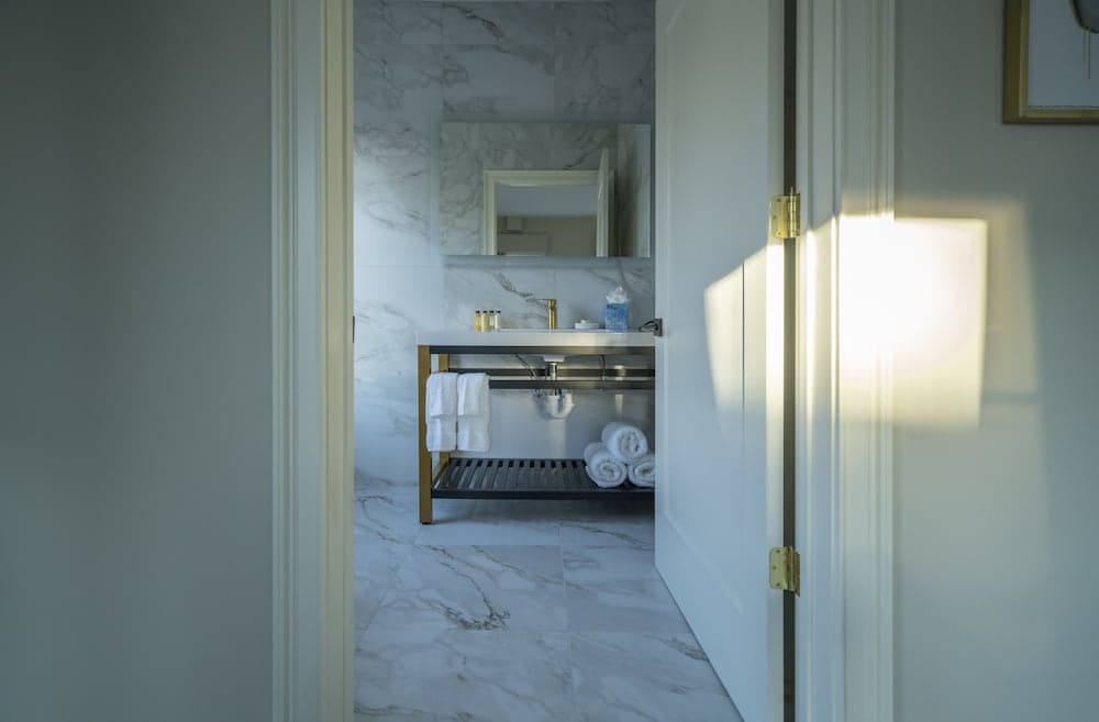 The Orange Inn Boutique Hotel interior in Goshen — gallery photo 2