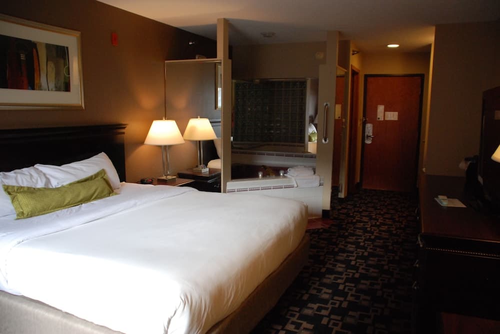 Express Suites Riverport Inn & Suites gallery photo in Winona, MN — image 4
