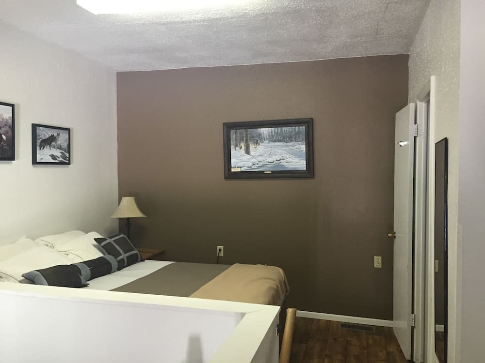 The Brookside Motel by Belvilla Keystone Near Mt.Rushmore property views in Keystone, SD — gallery photo 3