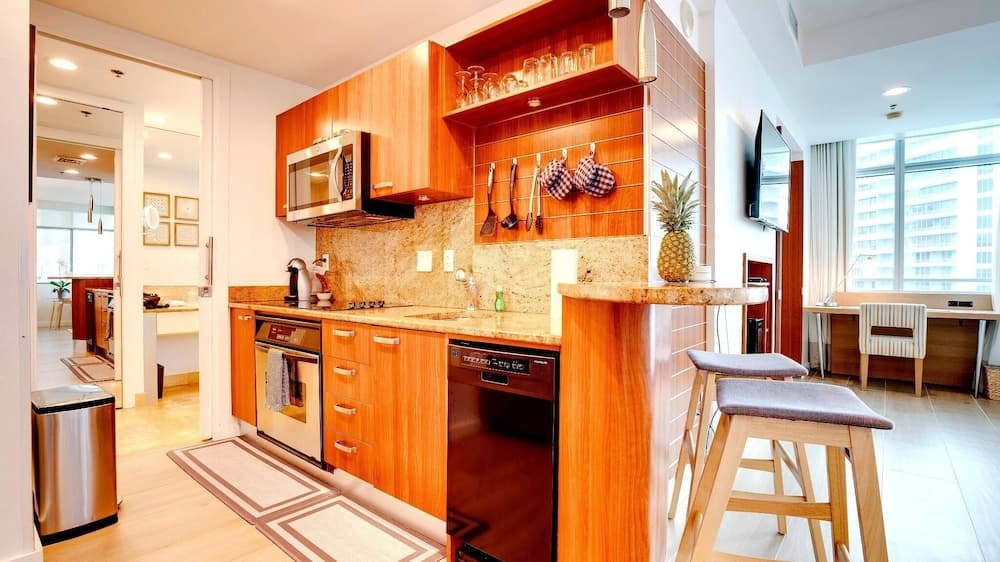 AKA Miami Brickell - Residence property views in Miami, FL — gallery photo 3