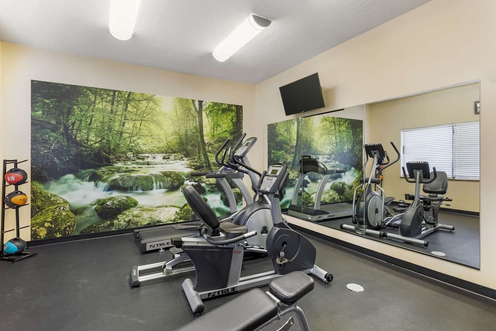 Best Western Franklin Town Center Hotel & Suites property views in Franklin, TX — gallery photo 3