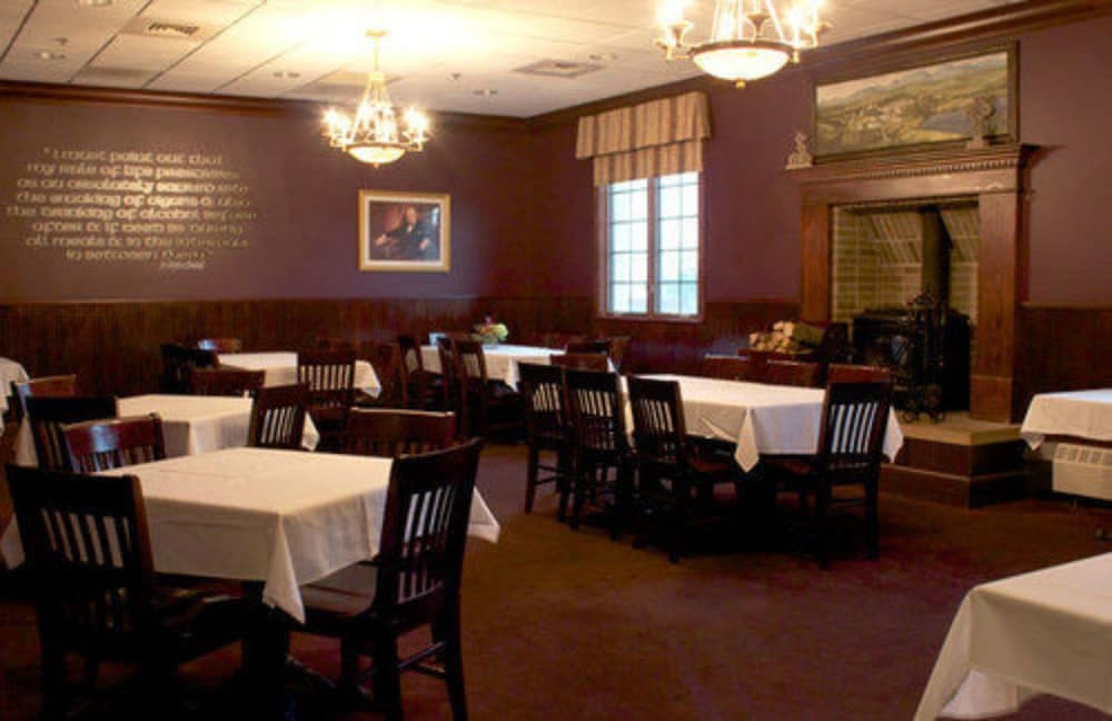 St. Brendan's Inn gallery photo in Green Bay, WI — image 22