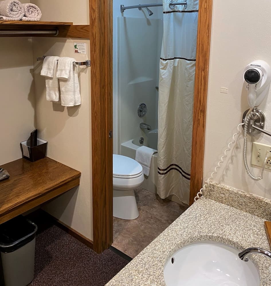 Spring Valley Inn property views in Arena, WI — gallery photo 3