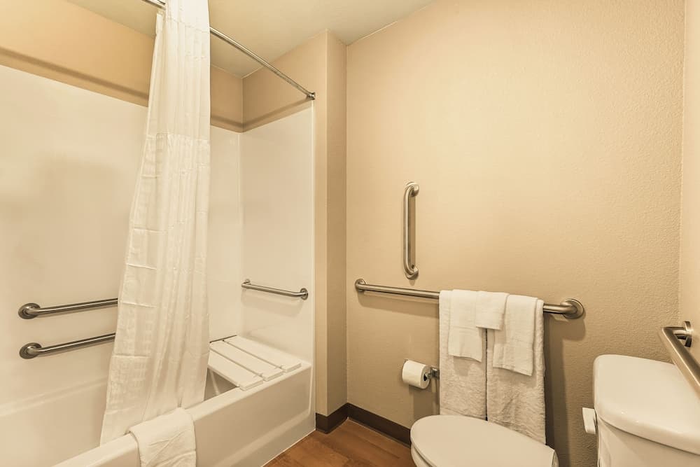 LivAway Suites Seattle-Renton gallery photo in Renton, WA — image 16