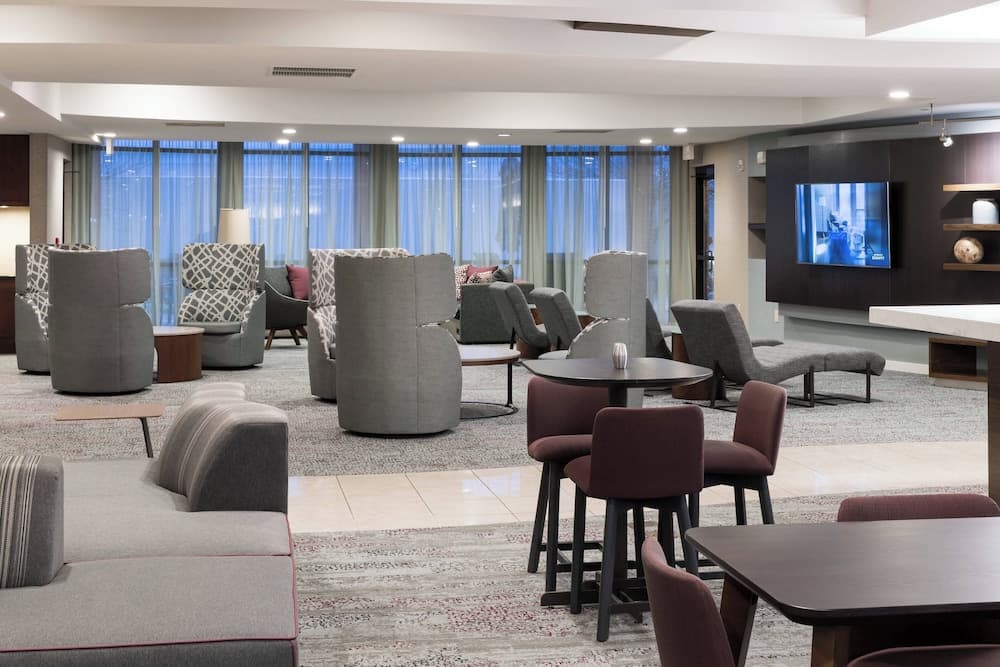 Courtyard by Marriott West Orange interior in West Orange, NJ — gallery photo 2