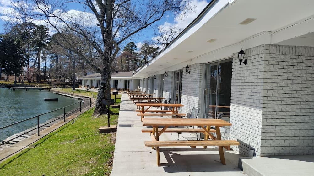 Willow Beach Resort featured exterior or lobby in Hot Springs, AR — similar hotel