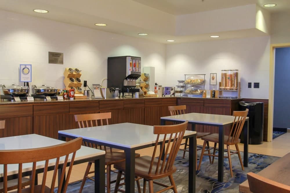 Fairfield Inn by Marriott Kalamazoo West gallery photo in Kalamazoo, MI — image 9