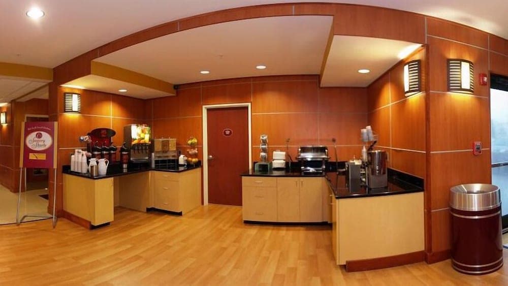 Comfort Suites interior in Panama City, FL — gallery photo 2