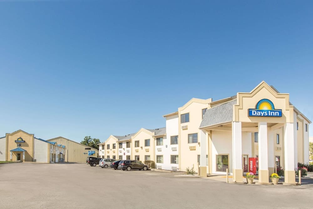 Days Inn by Wyndham Effingham featured exterior or lobby in Effingham, IL — similar hotel