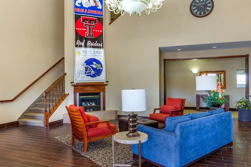 Comfort Suites Plainview interior in Plainview, TX — gallery photo 2