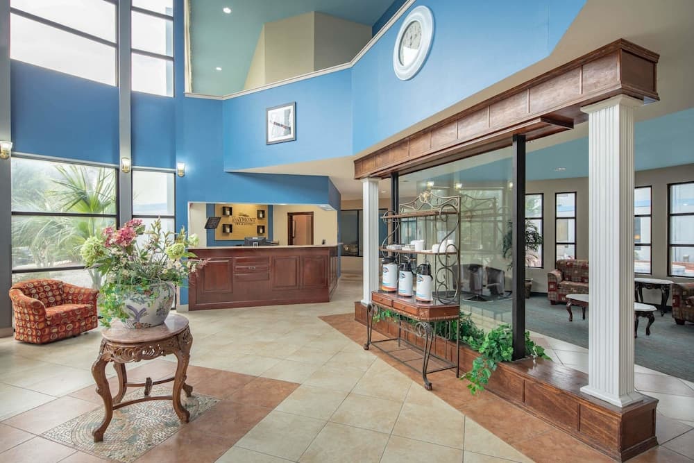Baymont by Wyndham Laurel interior in Laurel, MS — gallery photo 2