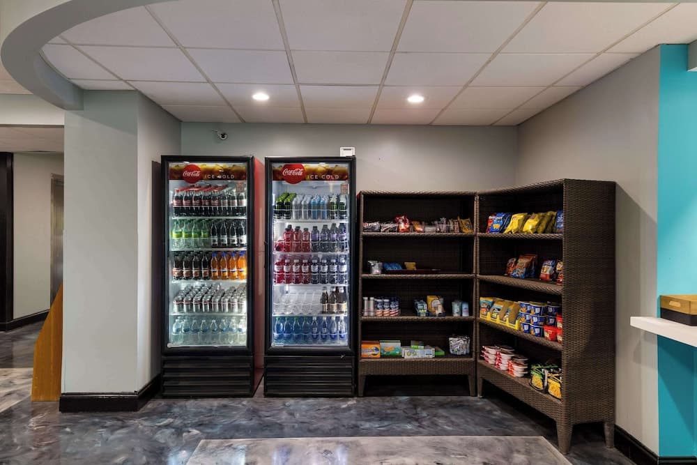 Clarion Hotel San Angelo near Convention Center gallery photo in San Angelo, TX — image 53