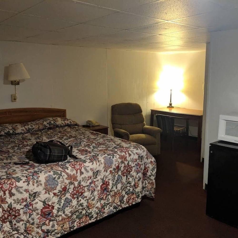 Oak Park Motel interior in Tahlequah, OK — gallery photo 2