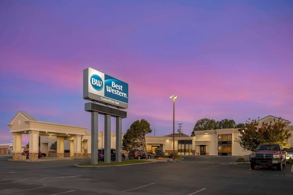 Best Western CottonTree Inn featured exterior or lobby in Rawlins, WY — similar hotel