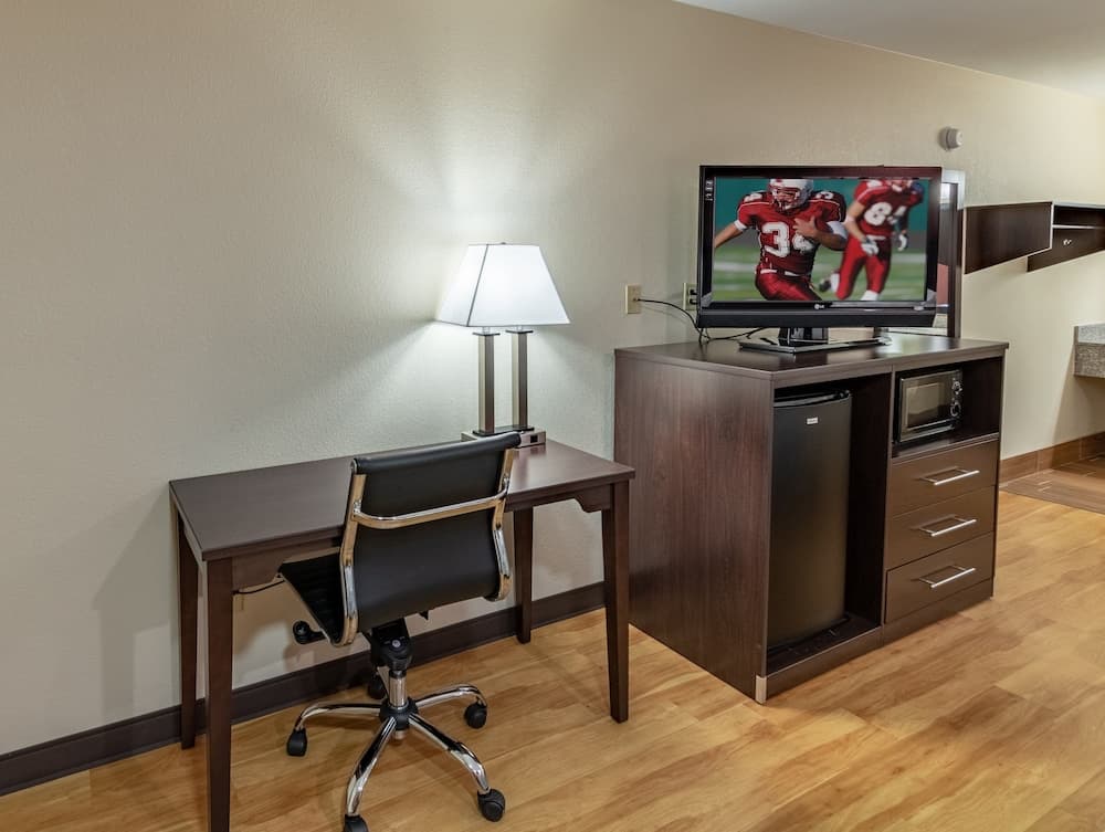Red Roof Inn Buffalo, TX property views in Buffalo, TX — gallery photo 3