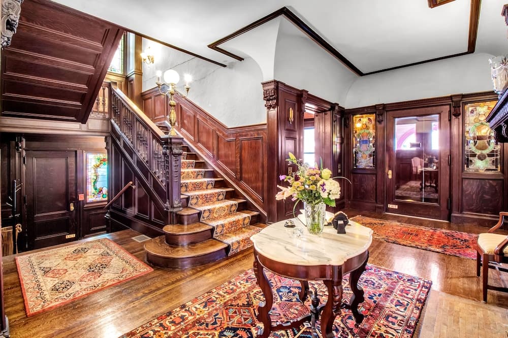 InnBuffalo off Elmwood interior in Buffalo, NY — gallery photo 2