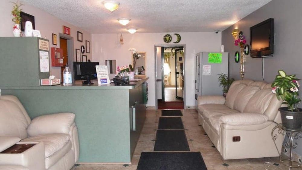 American Inn & Suites interior in Boone, IA — gallery photo 2