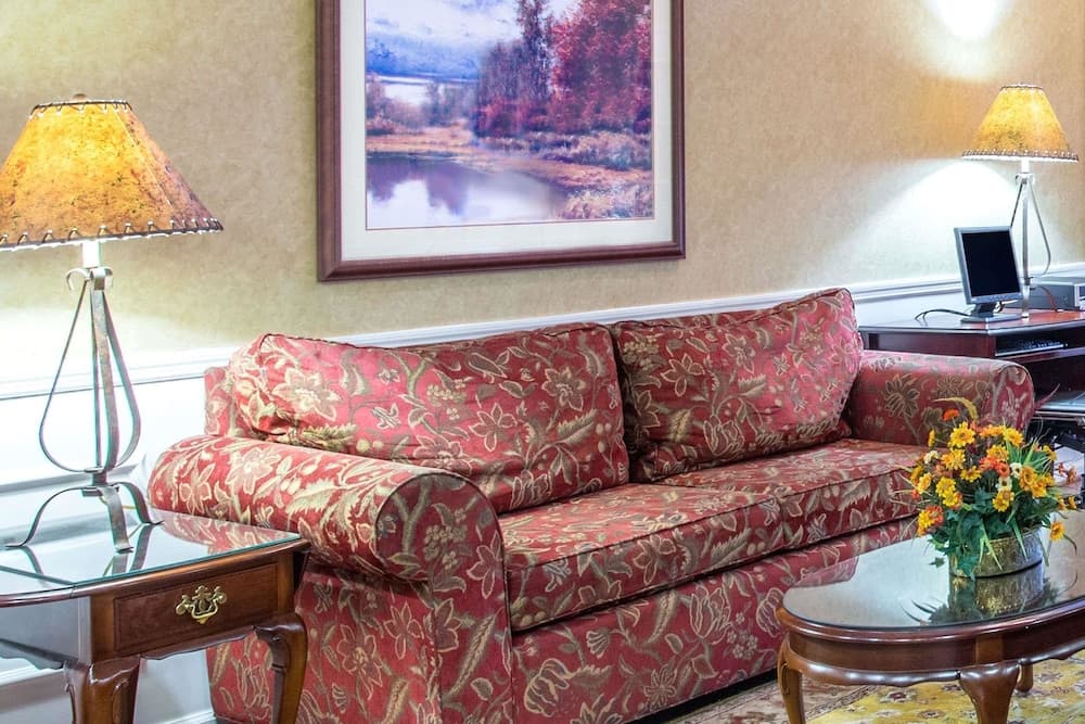 Baymont by Wyndham Dunn interior in Dunn, NC — gallery photo 2