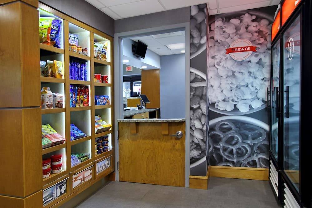 Hampton Inn Hagerstown-I-81 gallery photo in Hagerstown, MD — image 35