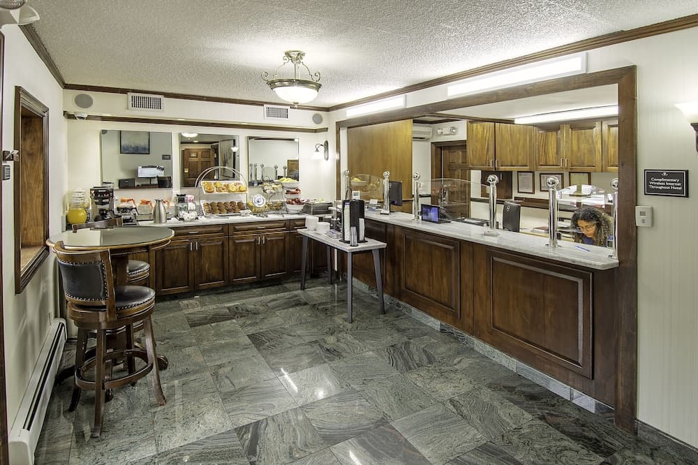 Holland Hotel Free Parking Jersey City interior in Jersey City, NJ — gallery photo 2
