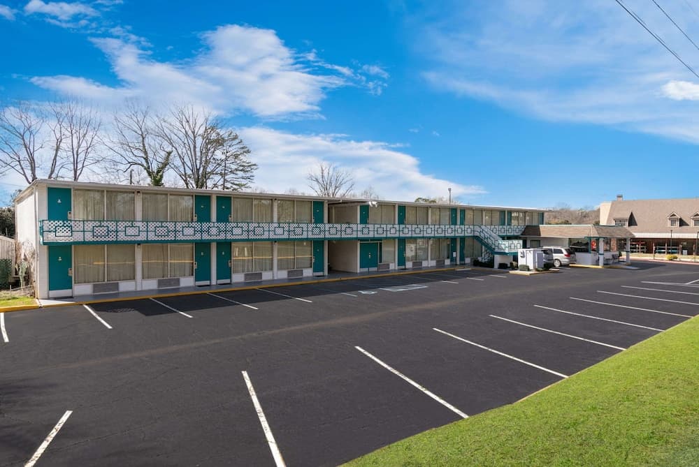Econo Lodge Clemson - University Area featured exterior or lobby in Clemson, SC — similar hotel