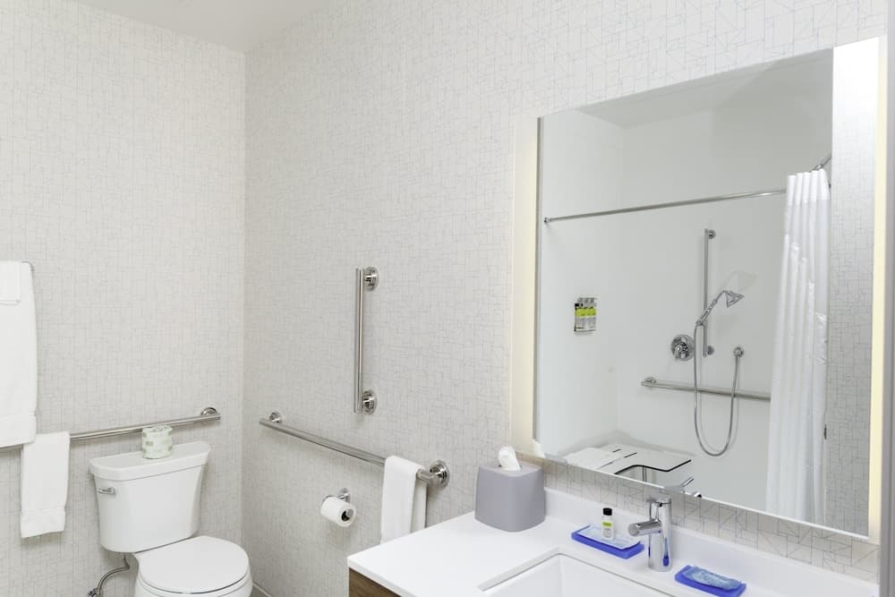 Holiday Inn Express & Suites Phoenix East - Gilbert by IHG gallery photo in Gilbert, AZ — image 56