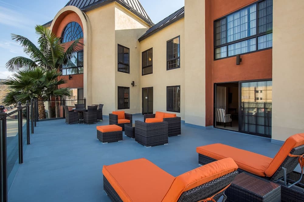 Coast Burbank Hotel gallery photo in Burbank, CA — image 12