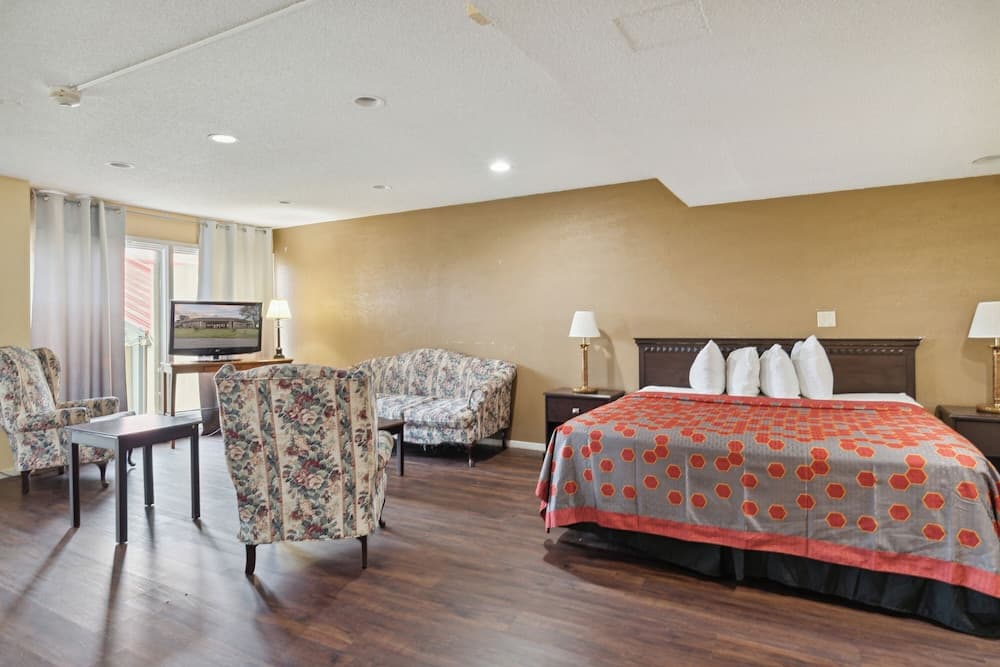 Miami Suites Hotel gallery photo in Toledo, OH — image 31