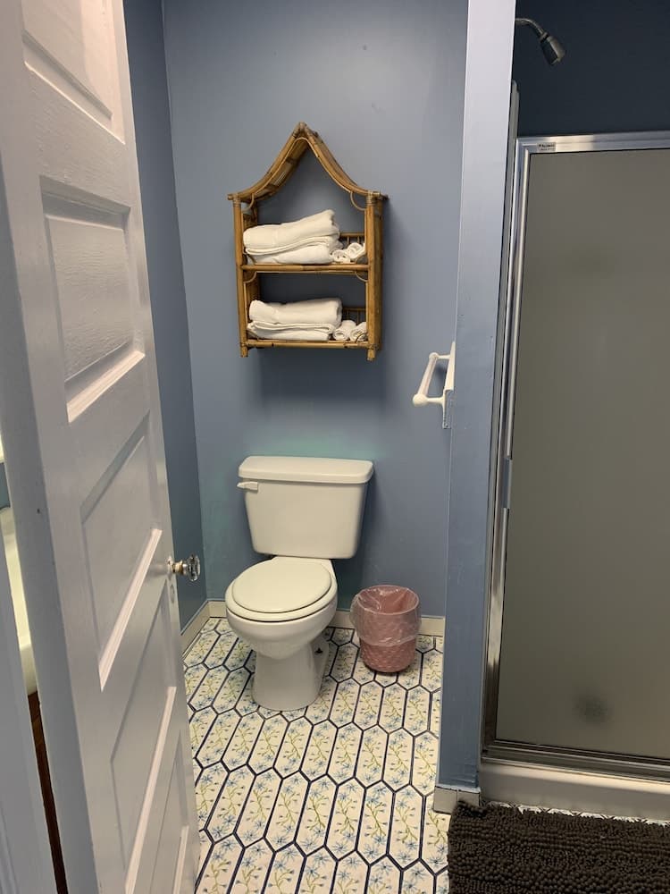 Ocean Manor Inn interior in Ocean City, NJ — gallery photo 2