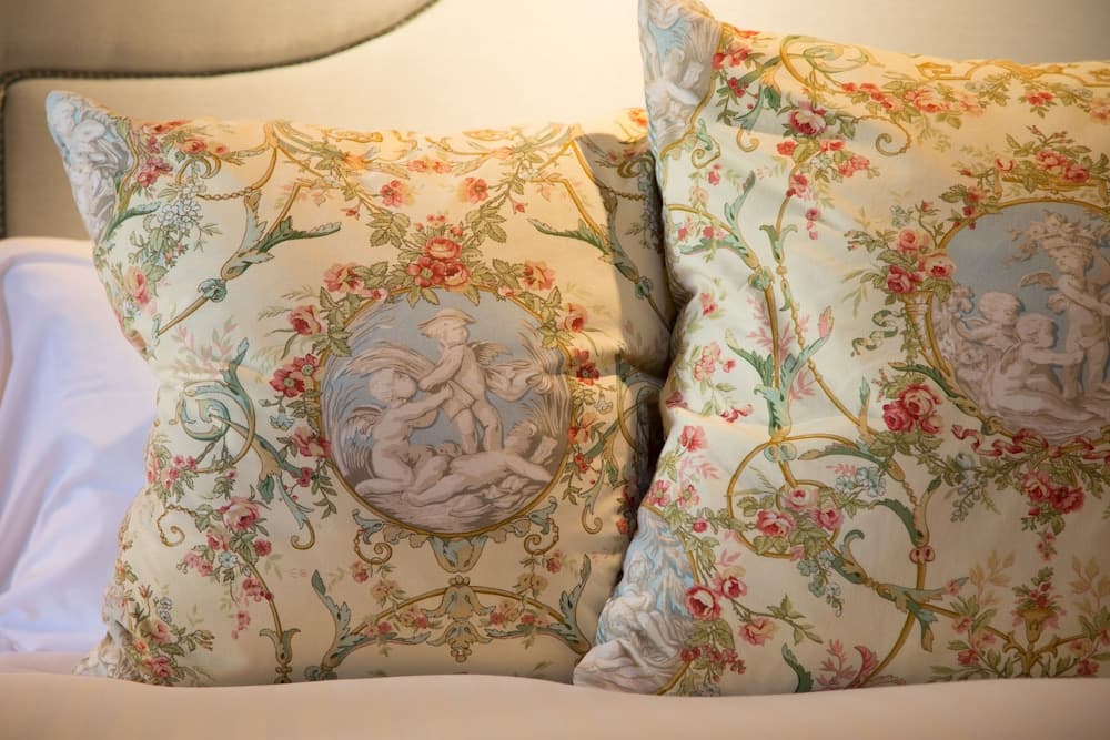 Cottage Grove Inn interior in Calistoga, CA — gallery photo 2